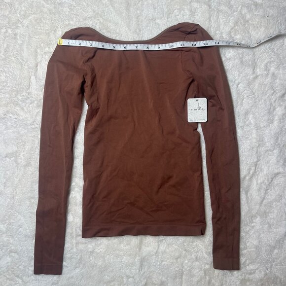 Intimately FP Scoop Back Long Sleeve Top Rust Brown Stretch Knit Women XS/S NWT - Picture 3 of 6
